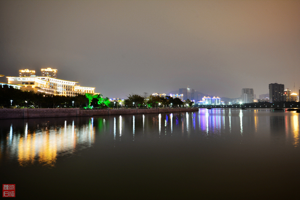 夜幕下的海沧湖11.jpg