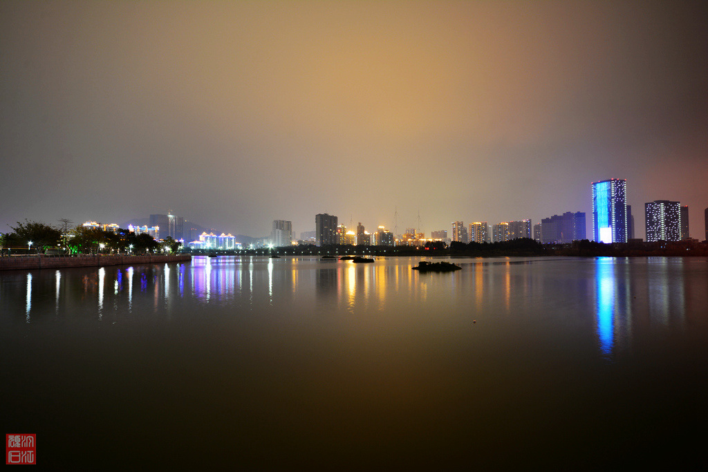 夜幕下的海沧湖12.jpg