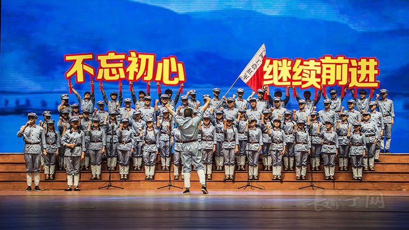 《四渡赤水出奇兵》2河田镇演出.jpg