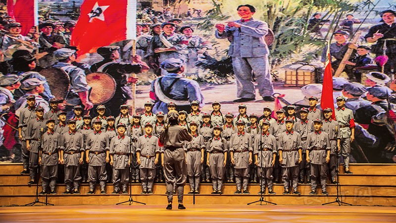 《毛委员和我们在一起》馆前镇演出.jpg